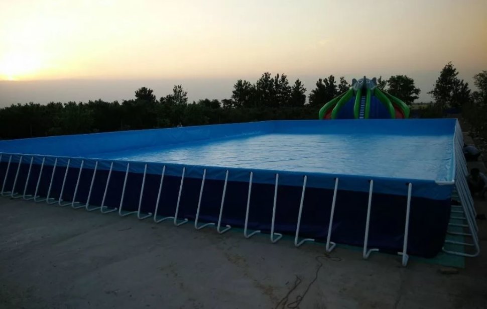 Сборный летний бассейн для соревнований 20 x 30 x 1,32 м (рис.1)